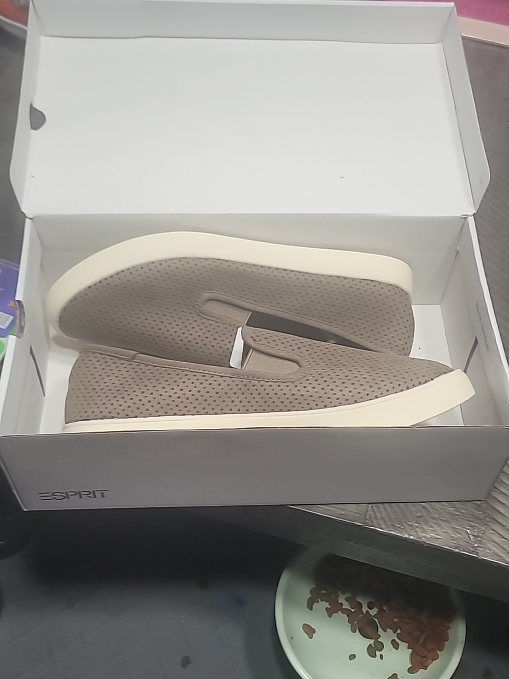 Esprit Taupe Perforated Slip-On Easty On The Go Sneakers Flats Size 7 Women NIB - Picture 5 of 5